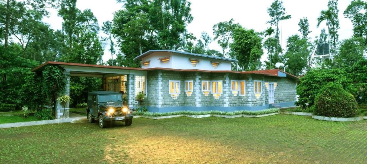 Coorg Kolamotte Hotel Gonikoppal Екстериор снимка